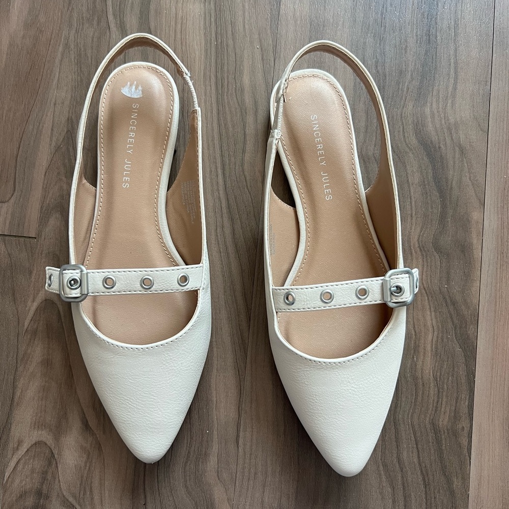 Beige pointed toe flats